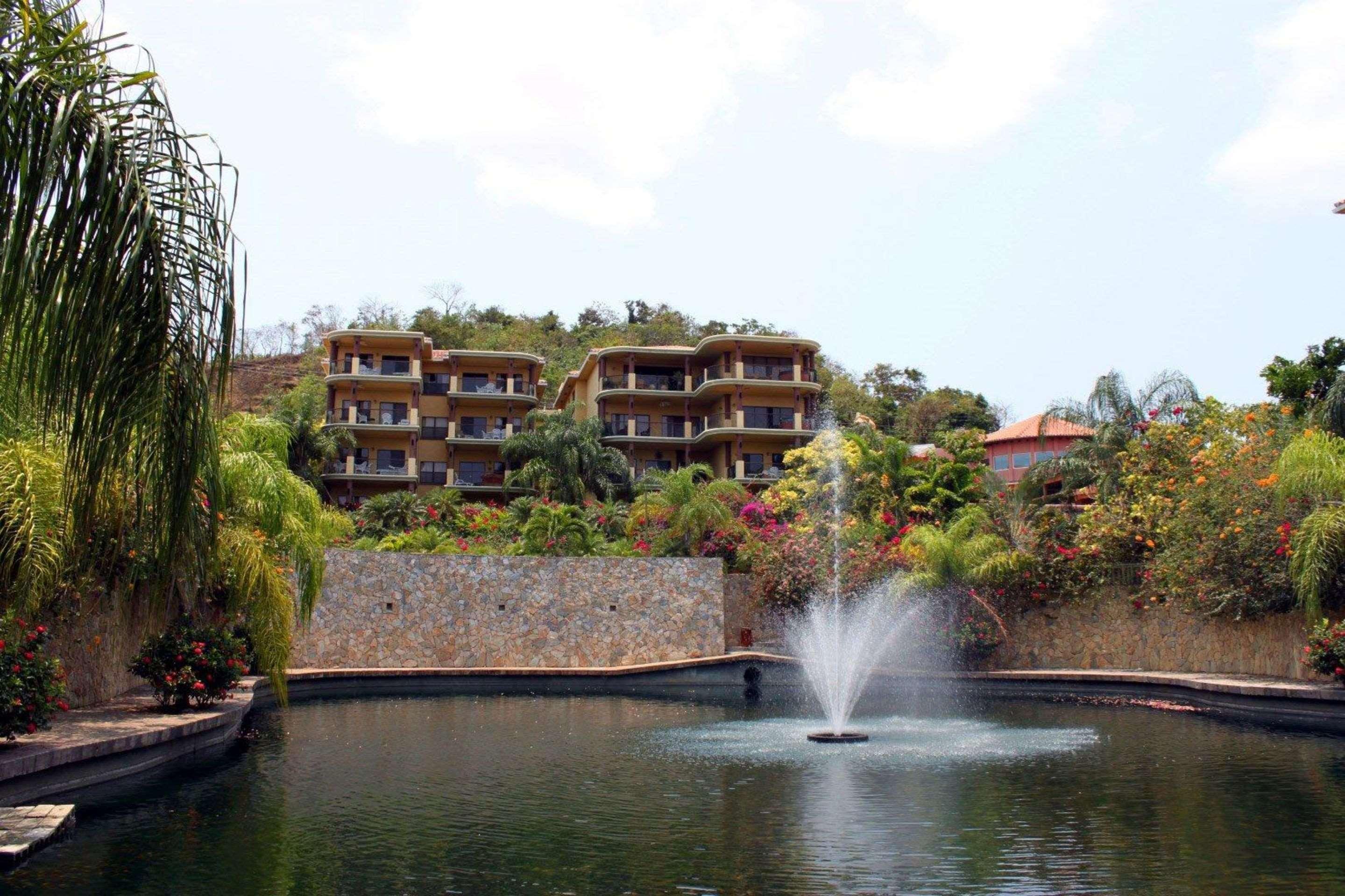 Clarion Suites Roatan At Pineapple Villas French Harbour Exterior photo