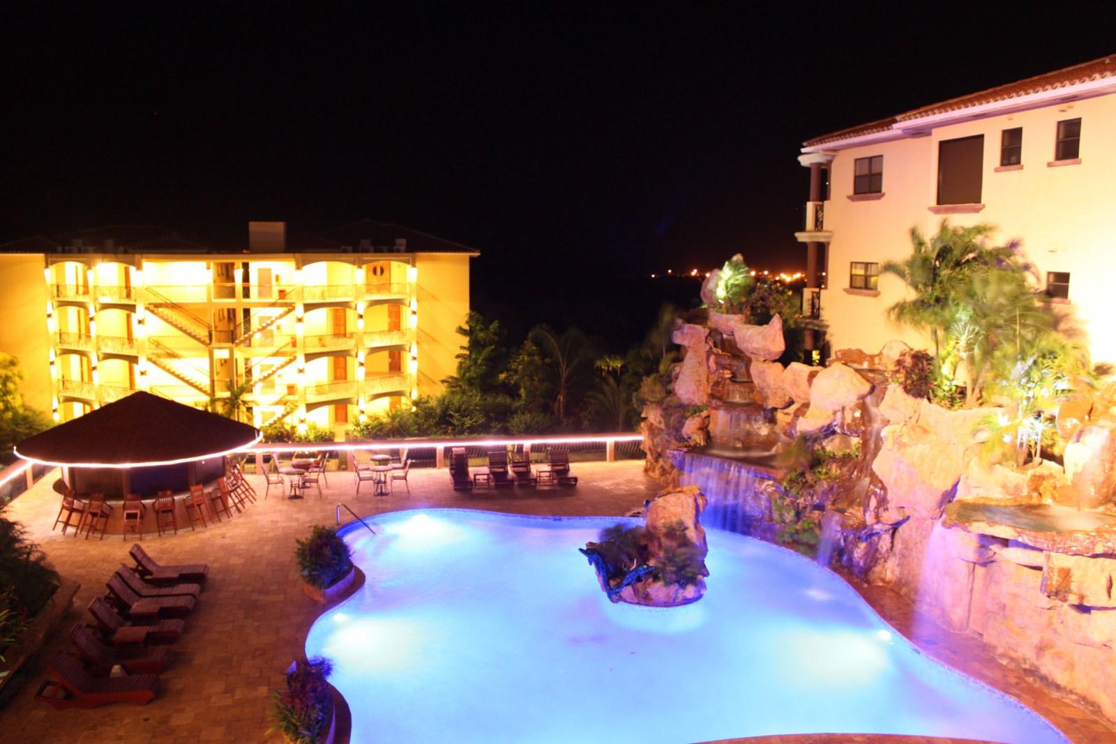 Clarion Suites Roatan At Pineapple Villas French Harbour Exterior photo